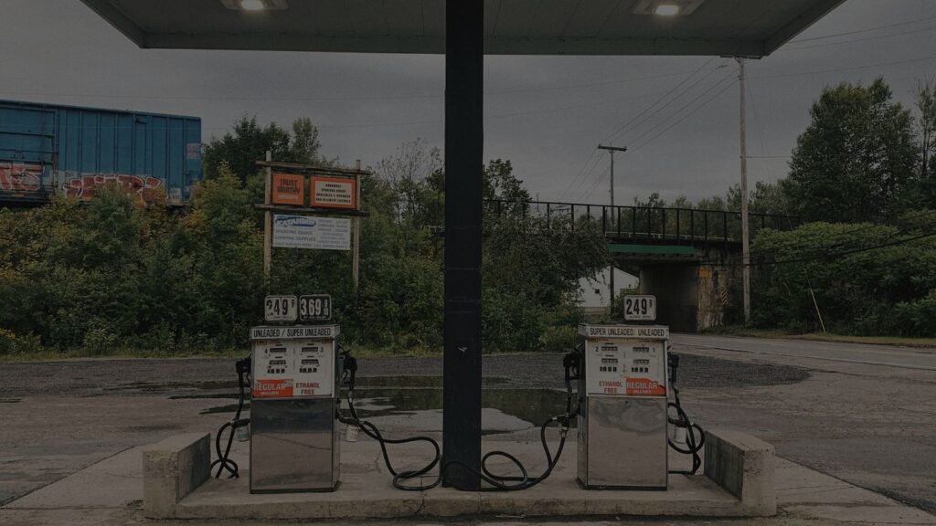 a photo of a gas station