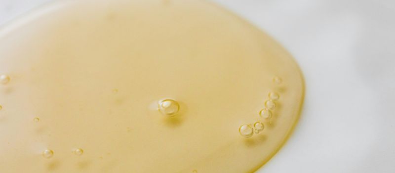 a photo of an oil