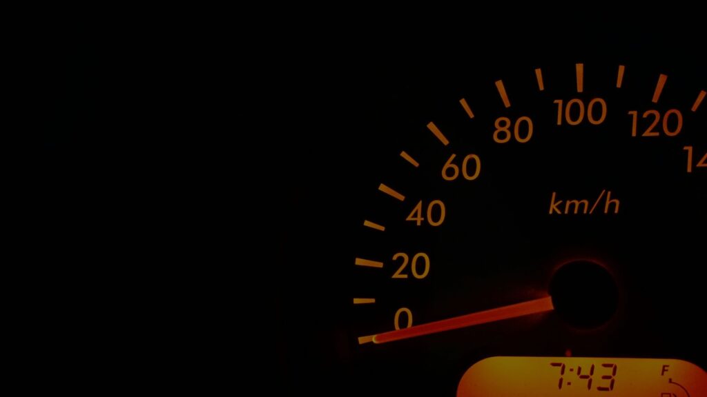 a photo of a fuel/gas gauge