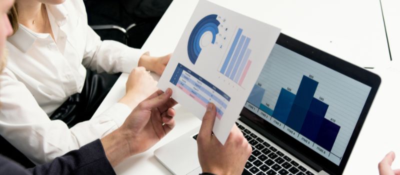 people anayzing the data